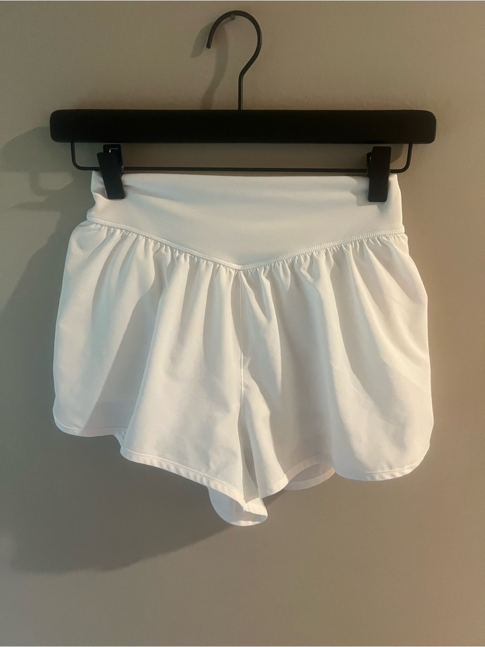 aerie White Athletic Pleated Shorts Size XS